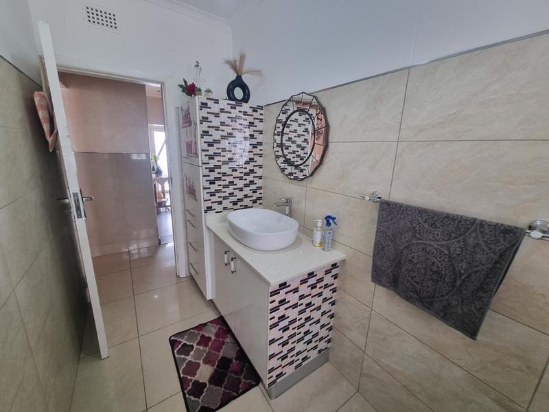 2 Bedroom Property for Sale in Ruyterwacht Western Cape